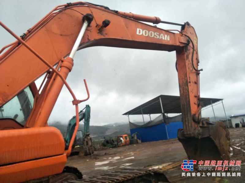 云南出售转让二手9856小时2010年斗山DH300挖掘机