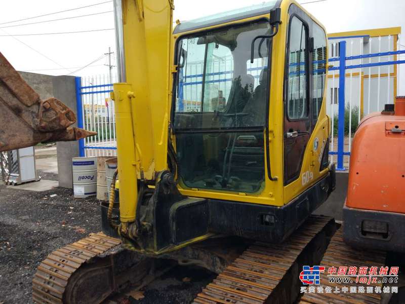 陕西出售转让二手6600小时2012年现代R60挖掘机