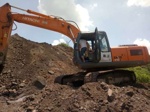 贵州出售转让二手7000小时2012年日立ZX210H挖掘机