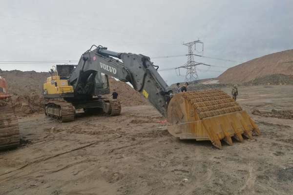 山西出售转让二手12000小时2012年沃尔沃EC480DL挖掘机
