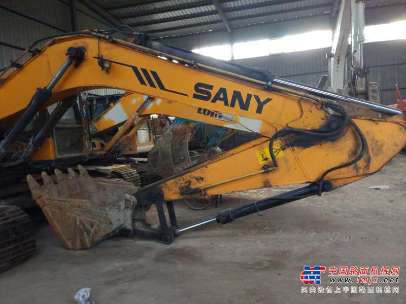陕西出售转让二手6700小时2010年三一重工SY235挖掘机