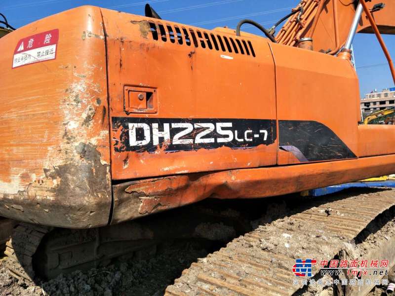云南出售转让二手8960小时2010年斗山DH225LC挖掘机