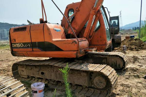 四川出售转让二手7000小时2010年斗山DH150LC挖掘机