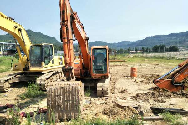 四川出售转让二手7000小时2010年斗山DH150LC挖掘机