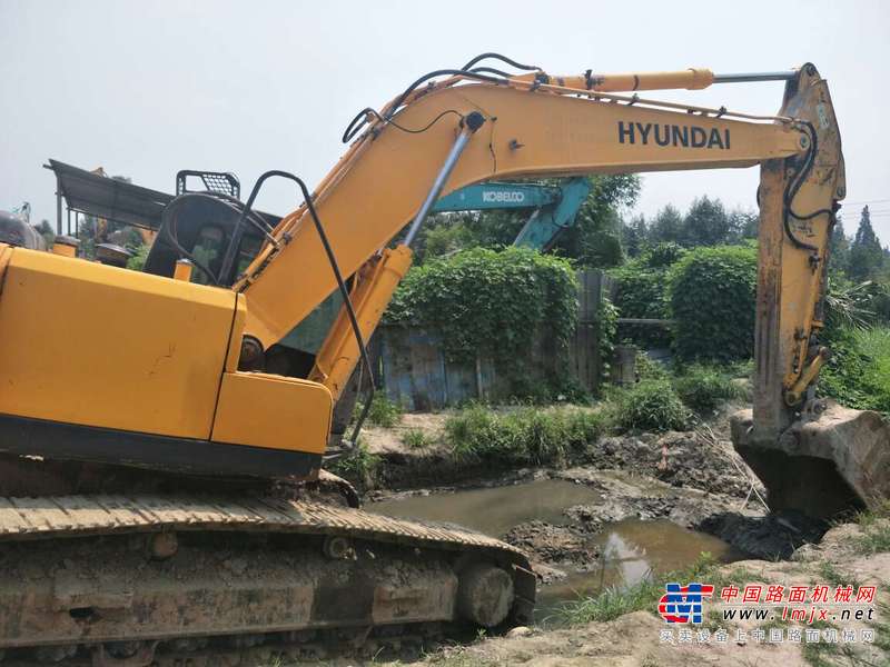 四川出售转让二手8652小时2012年现代R225LC挖掘机
