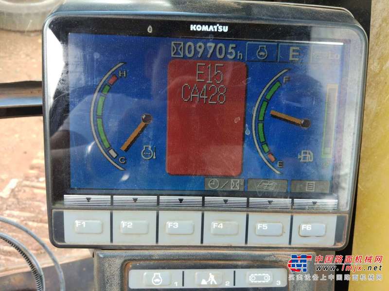 云南出售转让二手9705小时2009年小松PC240LC挖掘机