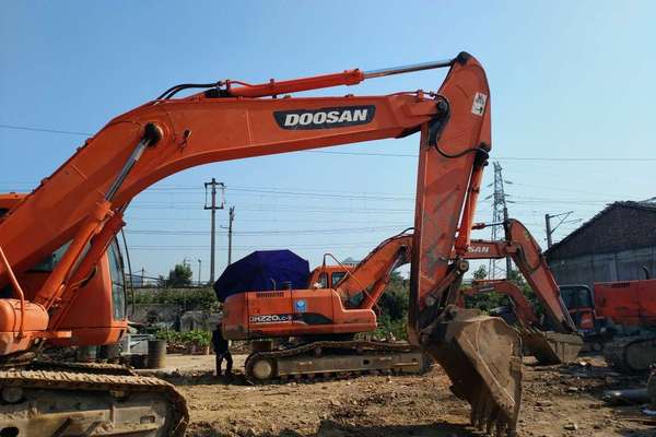 江西出售转让二手5000小时2013年斗山DH215挖掘机
