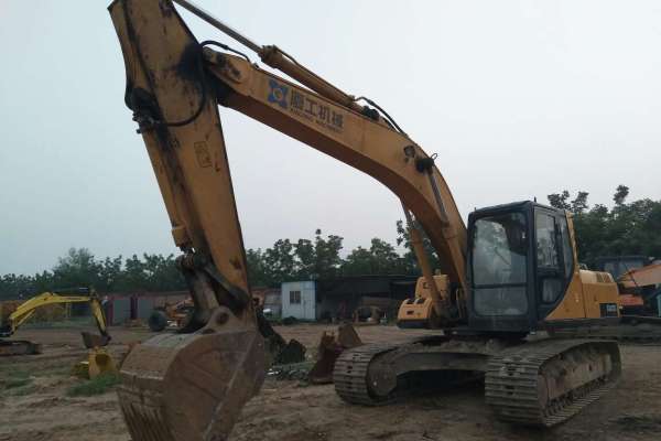 河南出售转让二手6893小时2010年厦工XG822LC挖掘机
