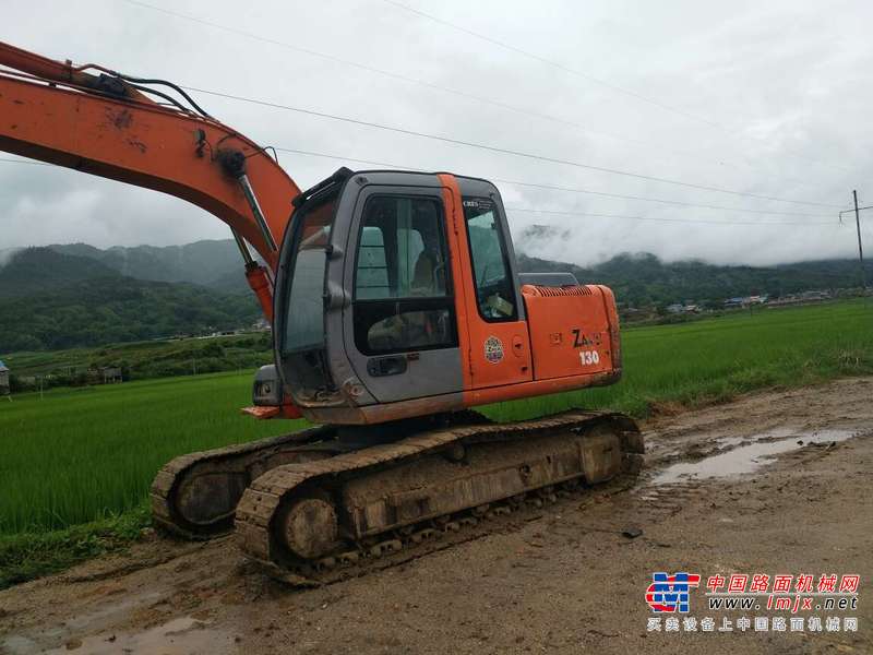 云南出售转让二手8629小时2011年日立ZX120挖掘机