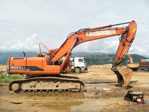 云南出售转让二手11869小时2007年斗山DH220挖掘机