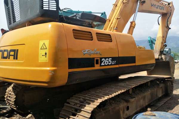 云南出售转让二手9856小时2006年现代R260LC挖掘机
