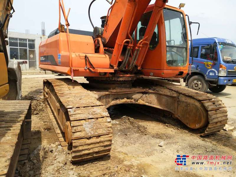 山东出售转让二手9000小时2010年斗山DH370LC挖掘机