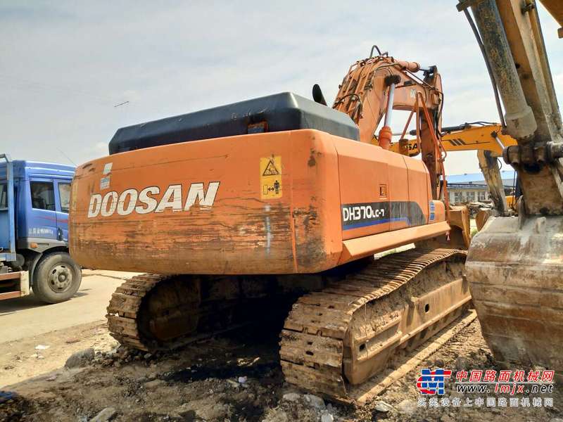 山东出售转让二手9000小时2010年斗山DH370LC挖掘机