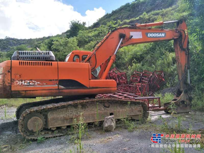 贵州出售转让二手8100小时2011年斗山DH225LC挖掘机
