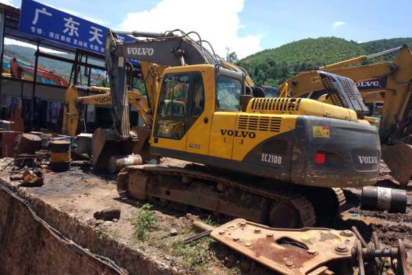 云南出售转让二手1000小时2009年沃尔沃EC210B挖掘机