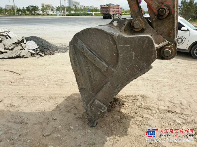 内蒙古出售转让二手9000小时2009年斗山DH225LC挖掘机