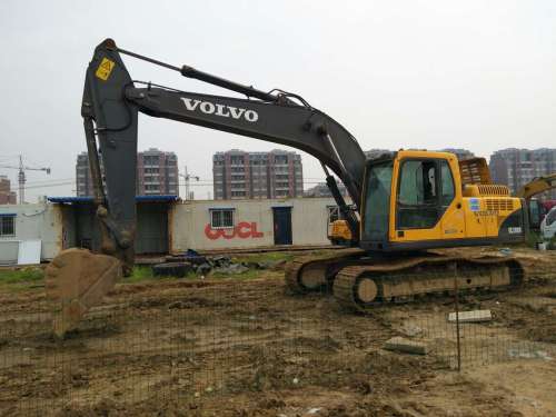 山东出售转让二手7000小时2013年沃尔沃EC210B挖掘机
