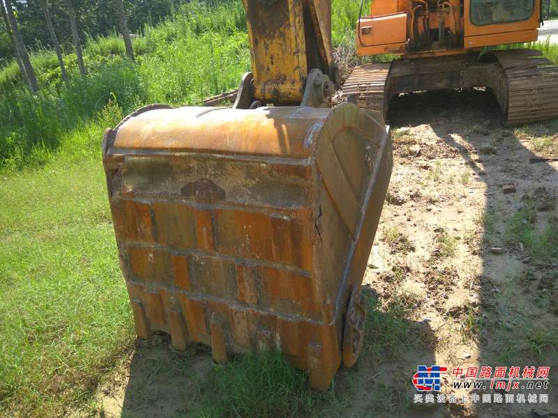 山东出售转让二手12000小时2004年现代R210挖掘机