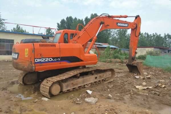 山东出售转让二手12000小时2009年斗山DH220LC挖掘机