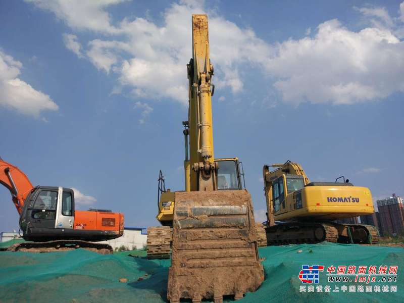 陕西出售转让二手7400小时2010年小松PC240挖掘机