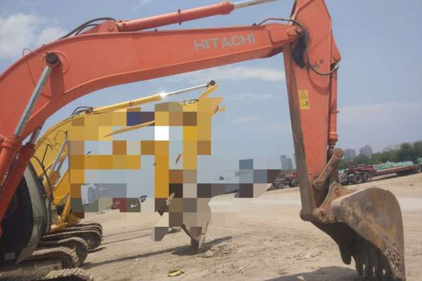 陕西出售转让二手6500小时2013年日立ZX240挖掘机