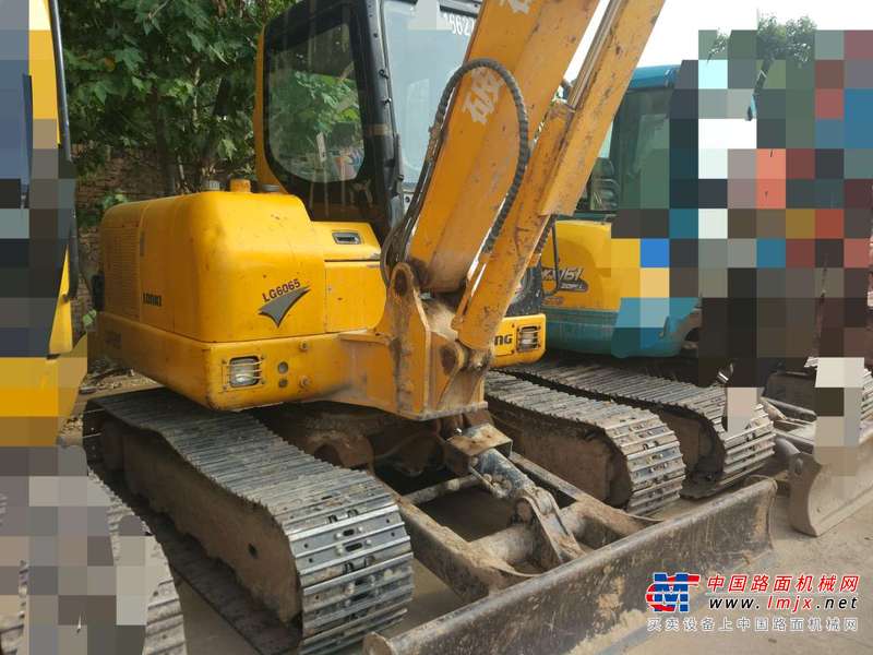 陕西出售转让二手8600小时2009年龙工LG6065挖掘机