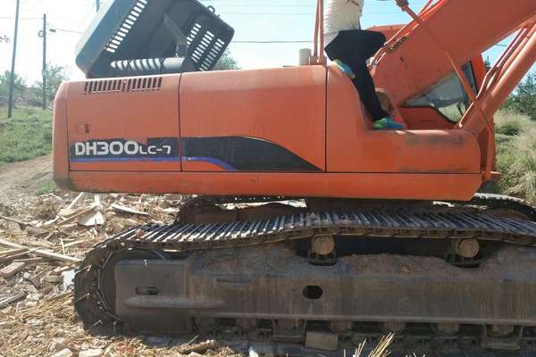 内蒙古出售转让二手8985小时2012年斗山DH300挖掘机