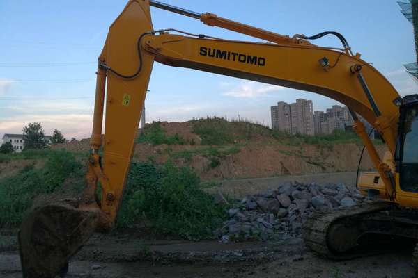安徽出售转让二手1000小时2016年龙工LG6225挖掘机