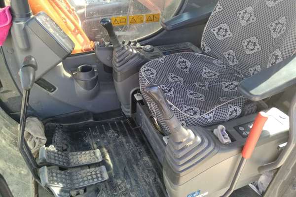 安徽出售转让二手6500小时2012年日立ZX240挖掘机