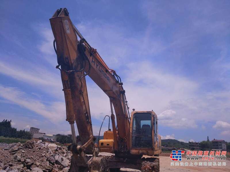 江西出售转让二手11000小时2007年现代R215挖掘机