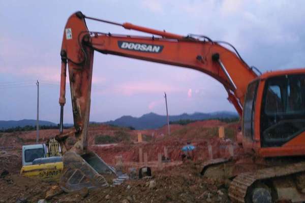 江西出售转让二手7000小时2012年斗山DH225挖掘机