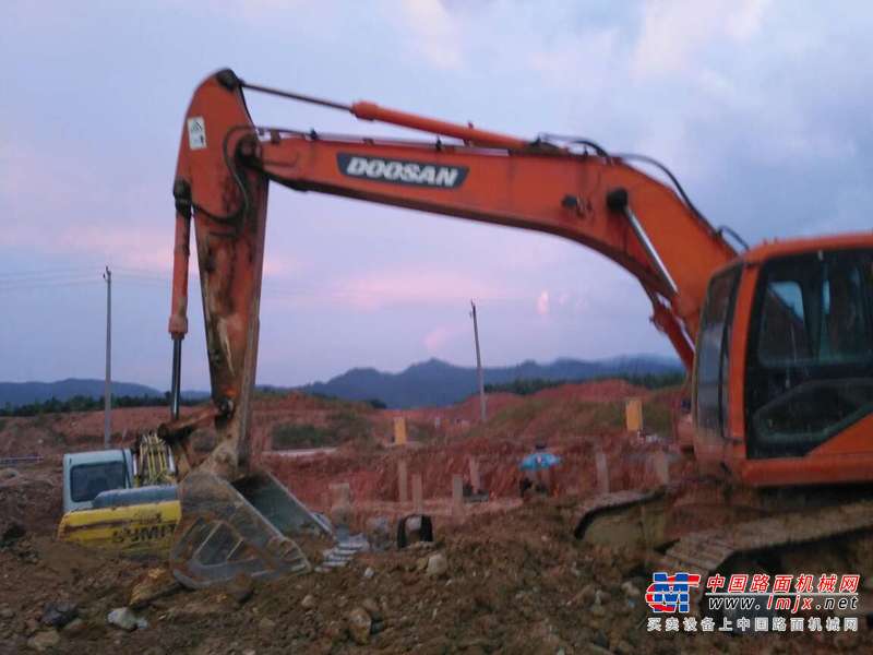 江西出售转让二手7000小时2012年斗山DH225挖掘机