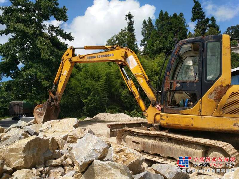 云南出售转让二手12816小时2008年龙工LG6060B挖掘机