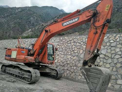 甘肃出售转让二手9000小时2010年斗山DH225挖掘机