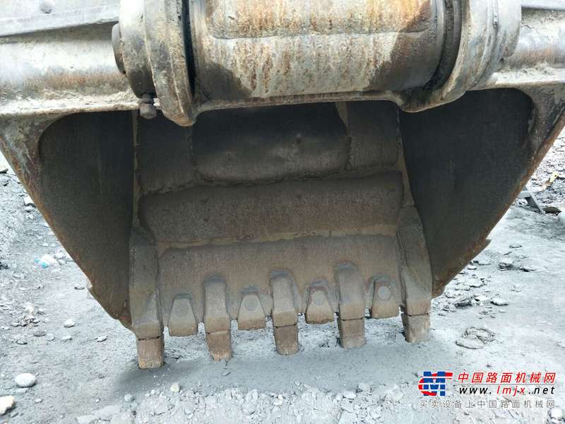 甘肃出售转让二手8000小时2011年沃尔沃EC240B挖掘机