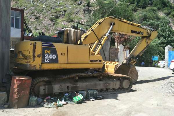 甘肃出售转让二手8400小时2009年小松PC240LC挖掘机