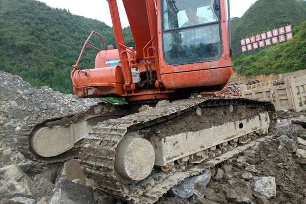 贵州出售转让二手13000小时2008年大宇DH220LC挖掘机
