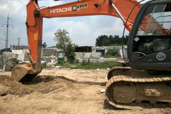 山东出售转让二手8000小时2010年日立ZX200挖掘机
