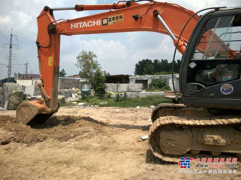 山东出售转让二手8000小时2010年日立ZX200挖掘机