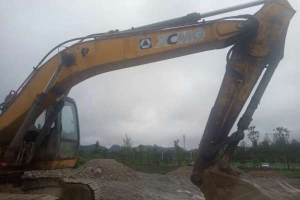贵州出售转让二手10000小时2009年徐工XE210挖掘机
