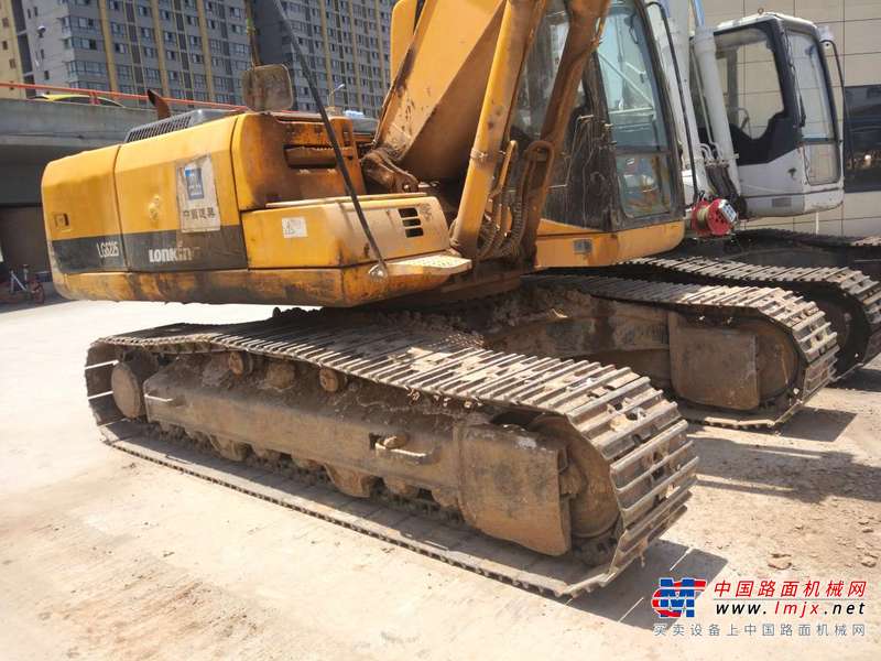 陕西出售转让二手8000小时2008年龙工LG6225挖掘机