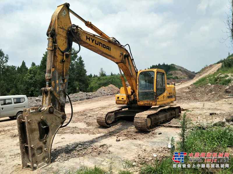四川出售转让二手12000小时2007年现代R225LC挖掘机