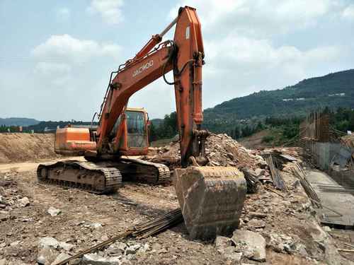 四川出售转让二手12000小时2007年斗山DH220挖掘机