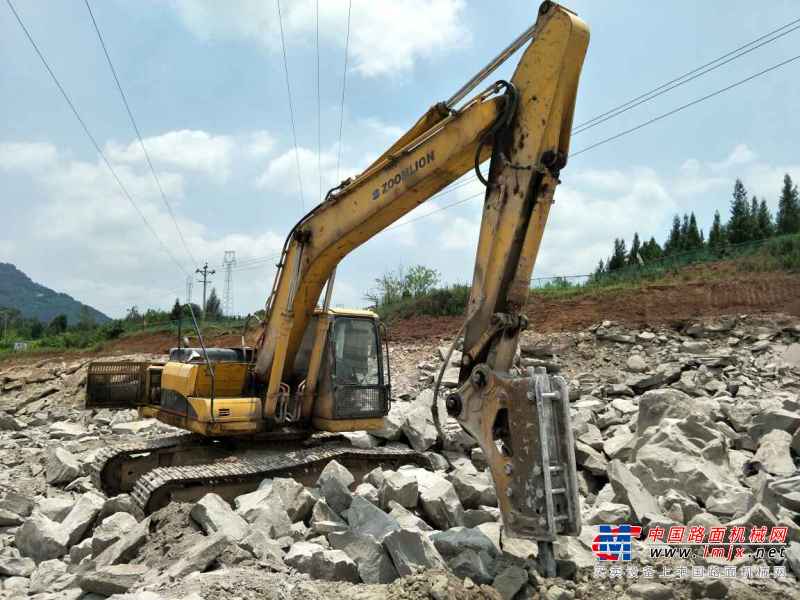 四川出售转让二手8000小时2011年中联重科ZE230LC挖掘机