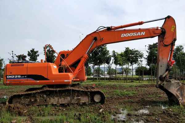 安徽出售转让二手9500小时2011年斗山DH220LC挖掘机