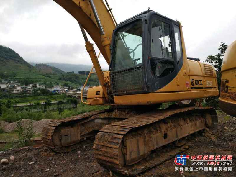 云南出售转让二手8523小时2010年柳工920D挖掘机
