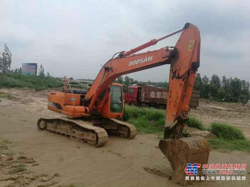 山东出售转让二手11376小时2009年斗山DX225LC挖掘机