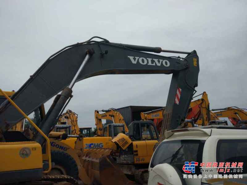 陕西出售转让二手6800小时2010年沃尔沃EC240C挖掘机
