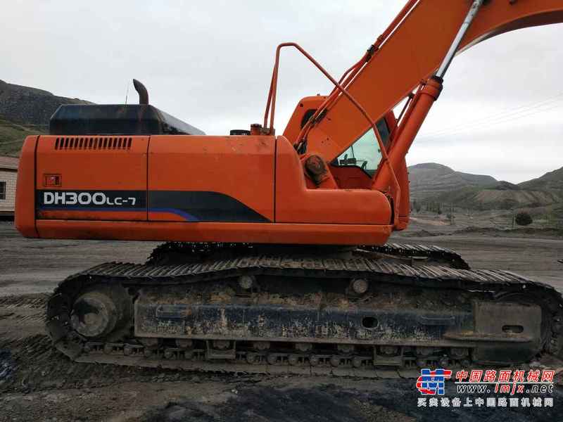 内蒙古出售转让二手8500小时2009年斗山DH300挖掘机