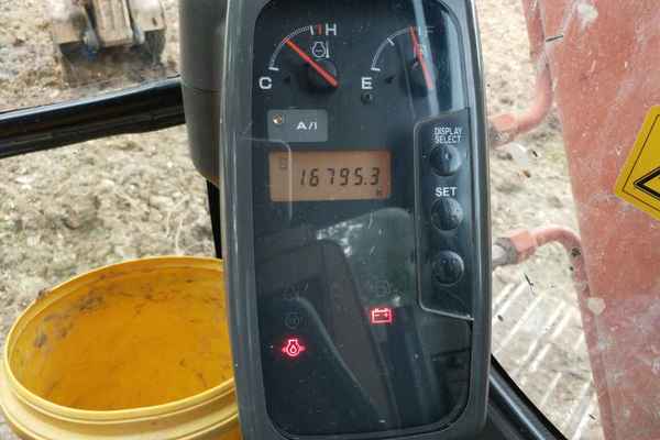 安徽出售转让二手16000小时2010年日立ZX70挖掘机